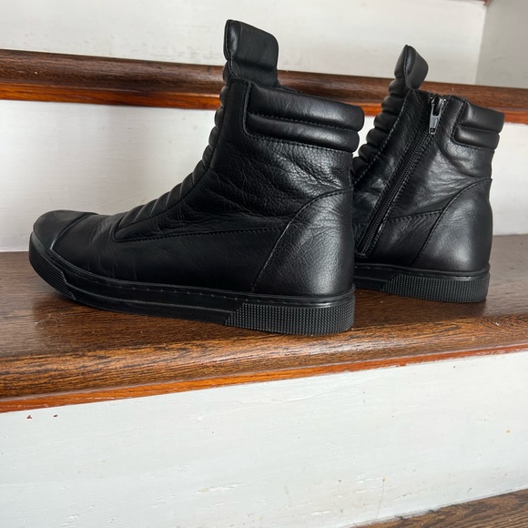 Black Quilted High-Top Women's Shoes - Picture 4 of 8